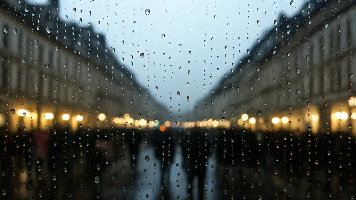 Imagen genérica de gotas de lluvia en una ventana.