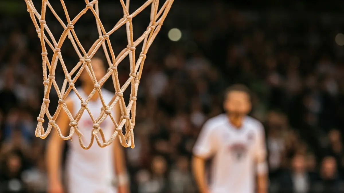 Imagen genérica de una canasta de baloncesto con la red en primer plano.