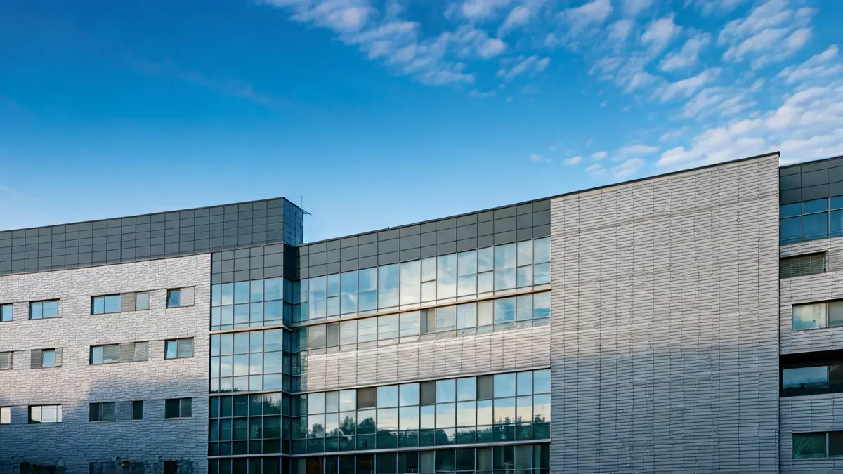 Imagen genérica de la fachada de un hospital moderno.