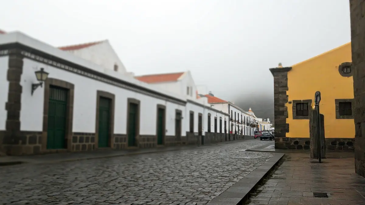 Imagen genérica de un día nublado y con niebla en una localidad canaria.