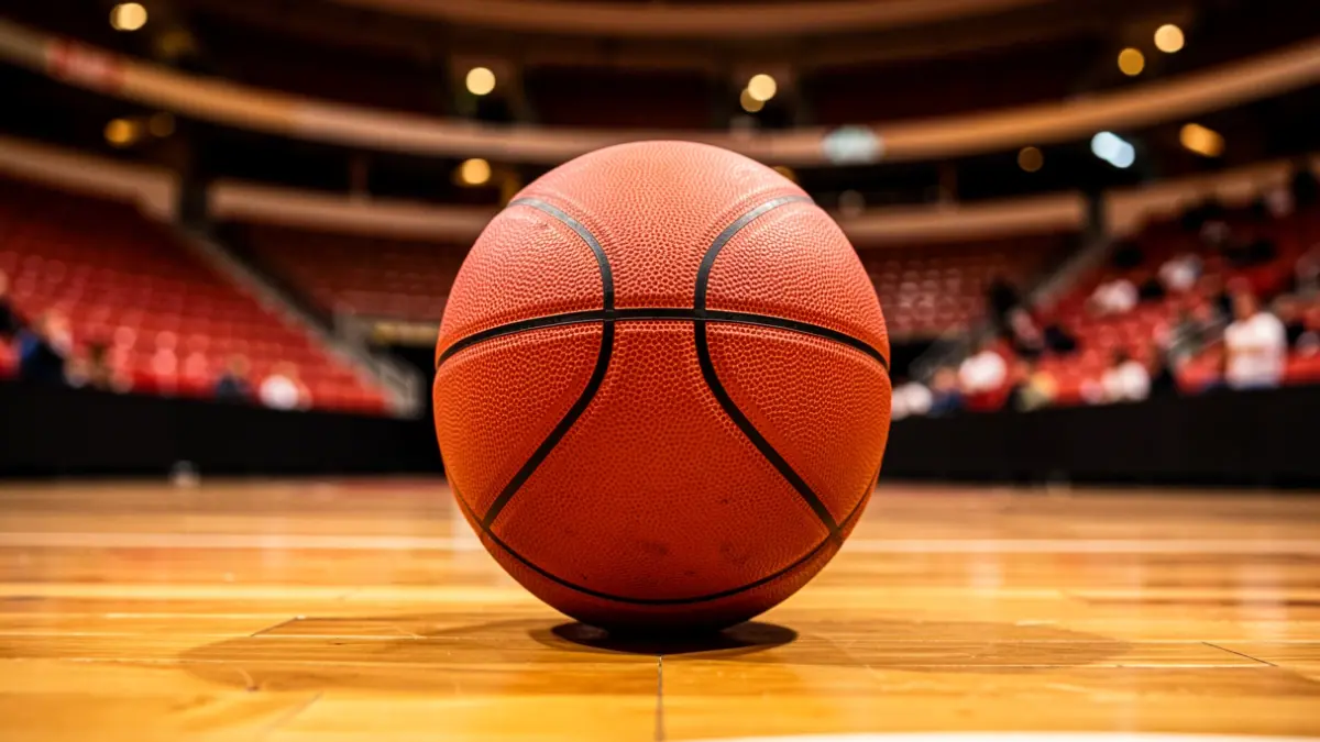 Basketball on the court of the Gran Canaria Arena.