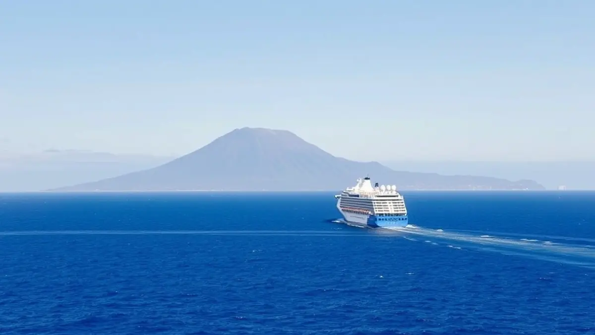 Image of a cruise ship sailing towards the Canary Islands.