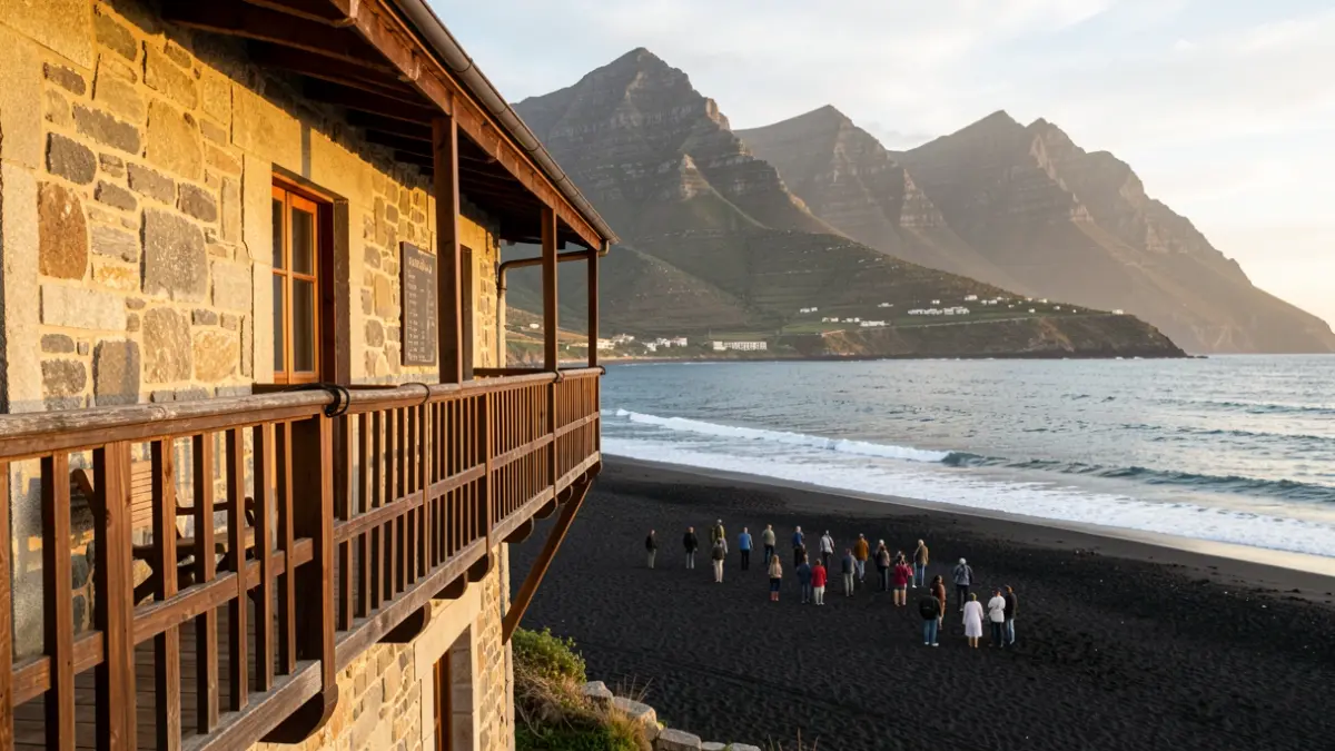 Fachada del restaurante Casa África en Taganana, Tenerife, con vistas al mar y las montañas de Anaga.