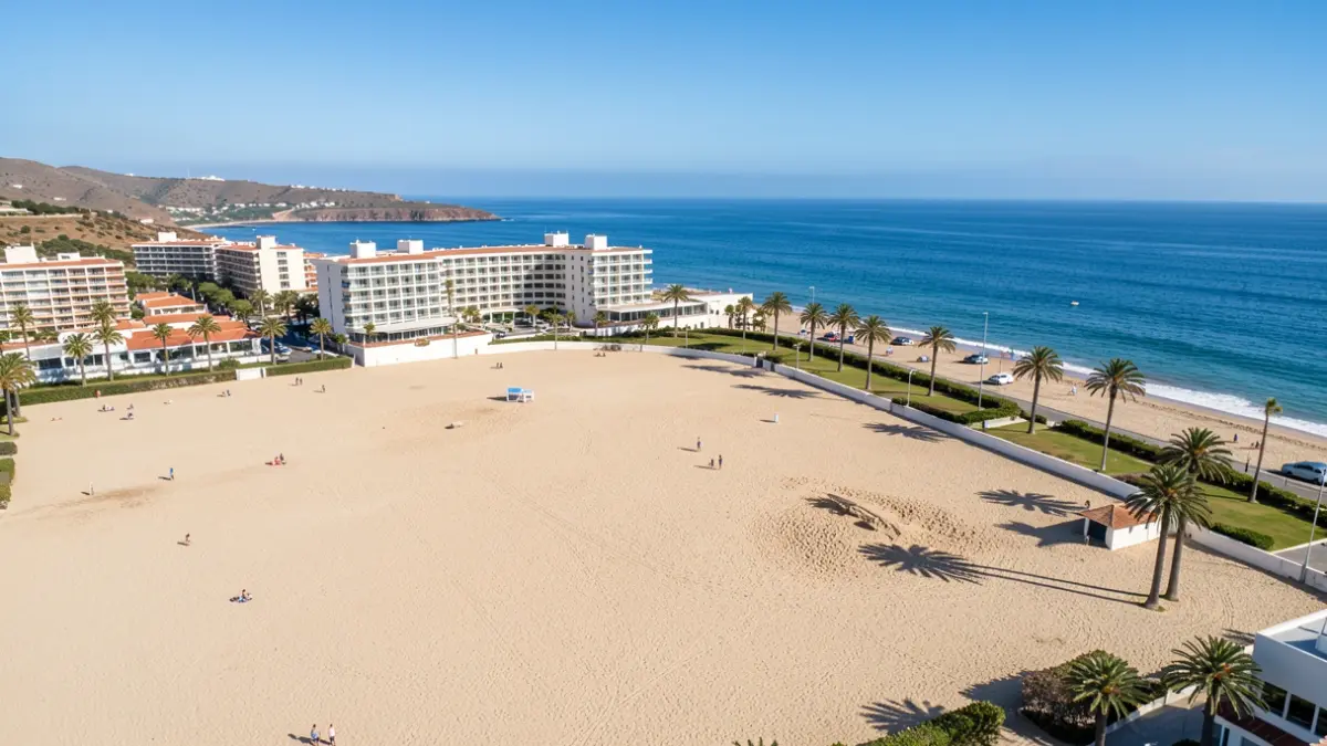 Imagen genérica de un complejo hotelero en Canarias con baja ocupación.