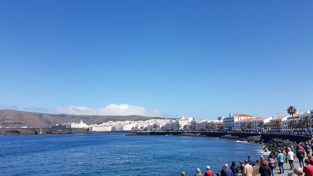 Clear view of the sky and the coast of Candelaria on a sunny day.