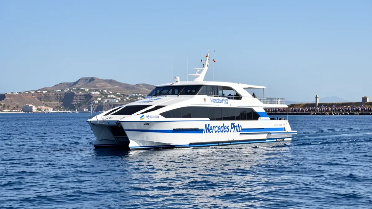 Image of the fast ferry Mercedes Pinto sailing in Canary Islands waters.