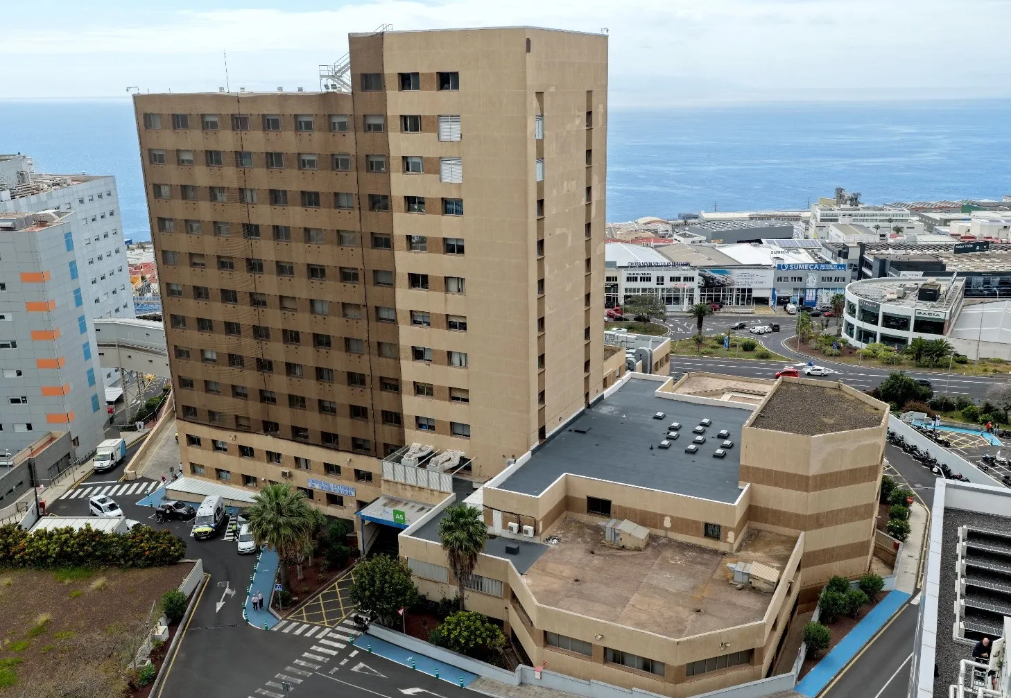 Sanidad destina 4,3 millones a rehabilitar la fachada del Hospital de La Candelaria
