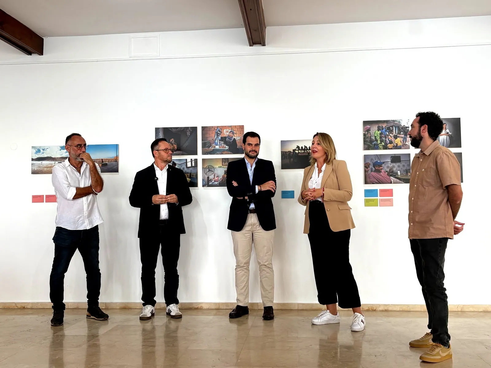 La exposición 'Travesías' da voz a menores migrantes en Puerto de la Cruz