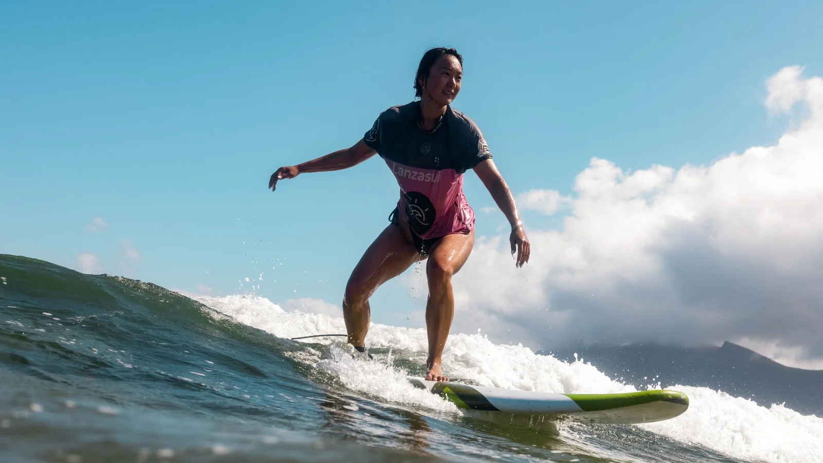 Lanzasurf makes Famara the perfect getaway to learn surfing without leaving the Canary Islands