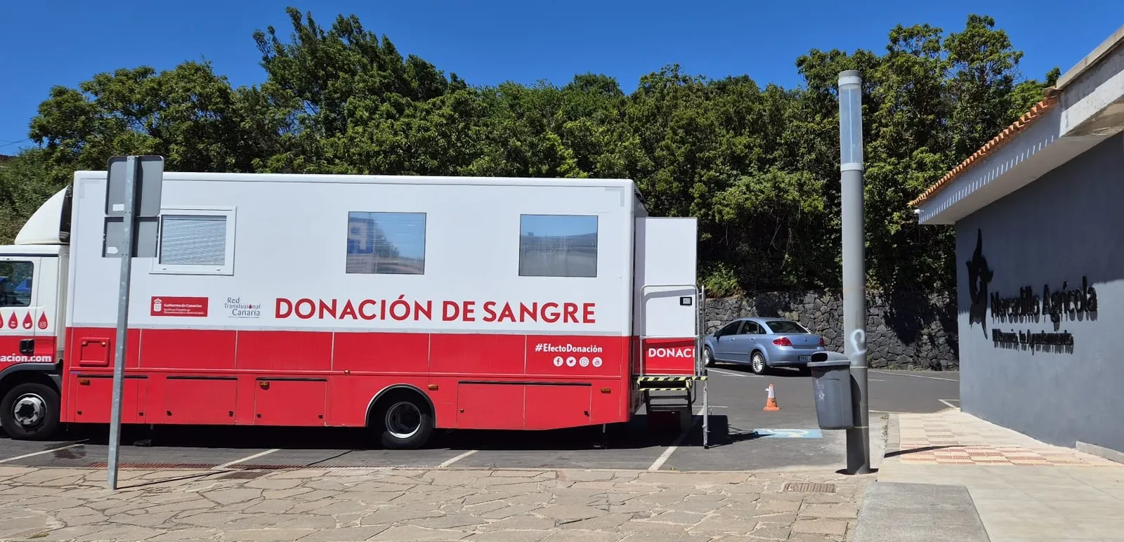 Unidad móvil de donación de sangre en El Rosario